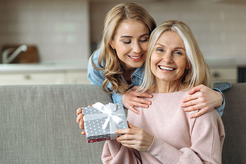 Loving young adult daughter makes an unexpected surprise Loving young adult daughter makes an unexpected surprise