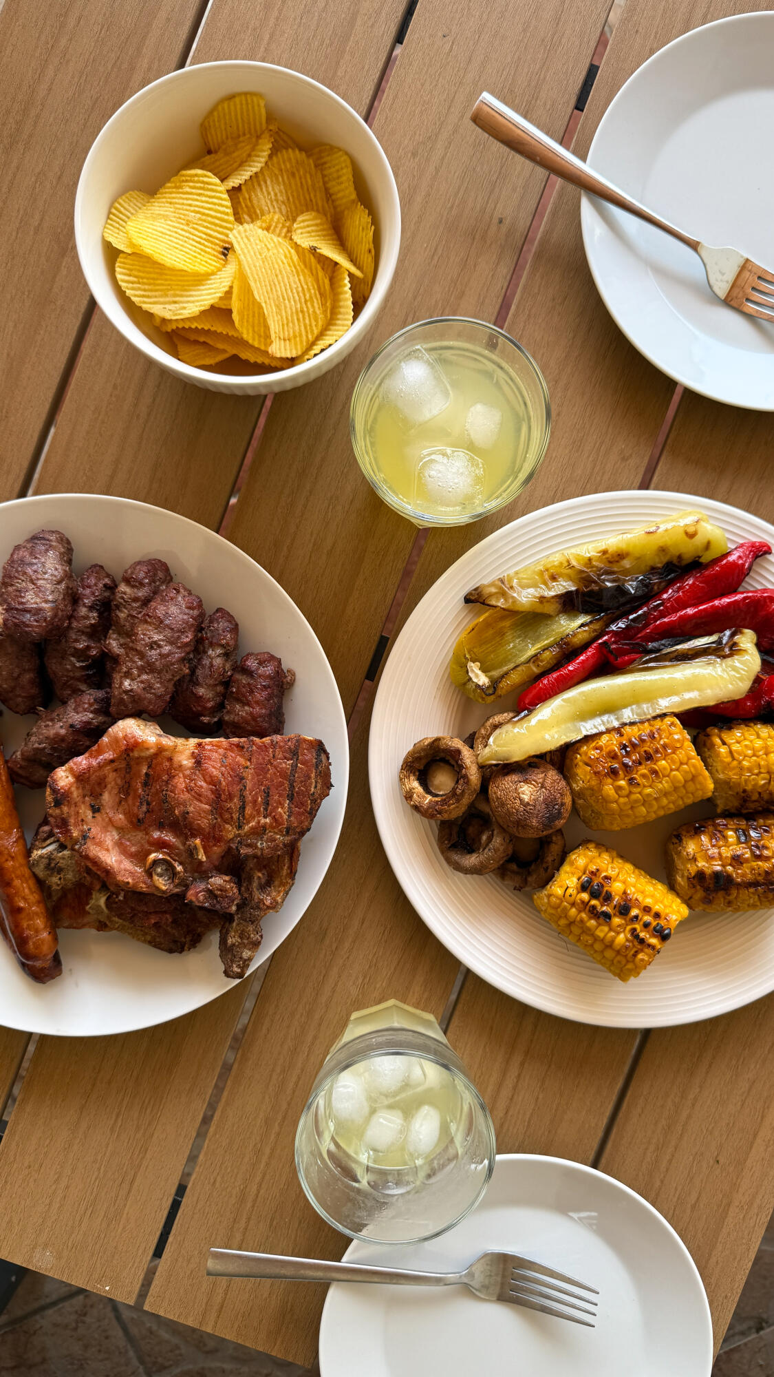 Grilled-meats-and-vegetables-w